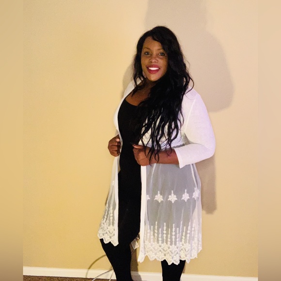 ALMOST FAMOUS WHITE LACE EMBELLISHED CARDIGAN - Picture 4 of 11
